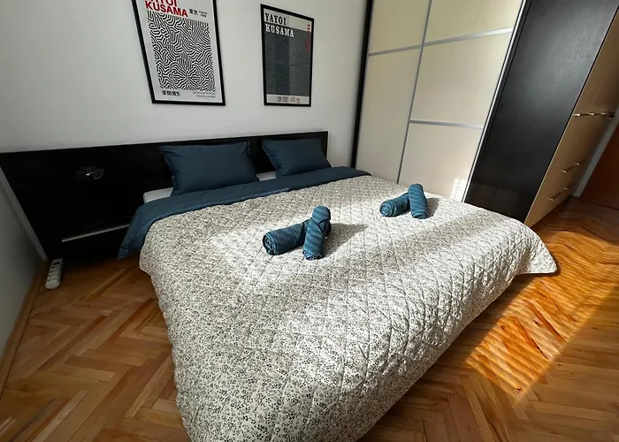 Apartment M's Downtown Homely